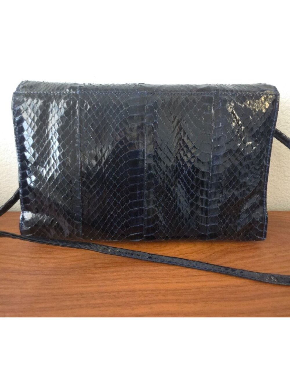 Vtg Neiman Marcus Blackish-Blue Snakeskin Envelope Crossbody Clutch Purse Bag - Picture 3 of 9